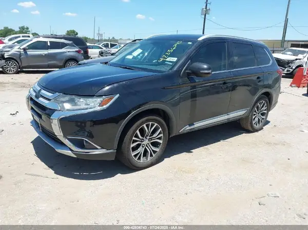 JA4AD3A38HZ035518 2017 MITSUBISHI OUTLANDER - Image 2