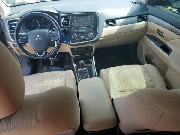 JA4AD3A38HZ038791 2017 MITSUBISHI OUTLANDER - Image 8