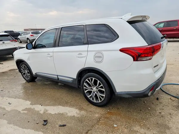 JA4AD3A38HZ042078 2017 MITSUBISHI OUTLANDER - Image 2