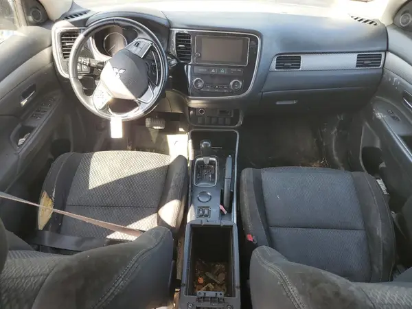 JA4AD3A38HZ055400 2017 MITSUBISHI OUTLANDER - Image 8