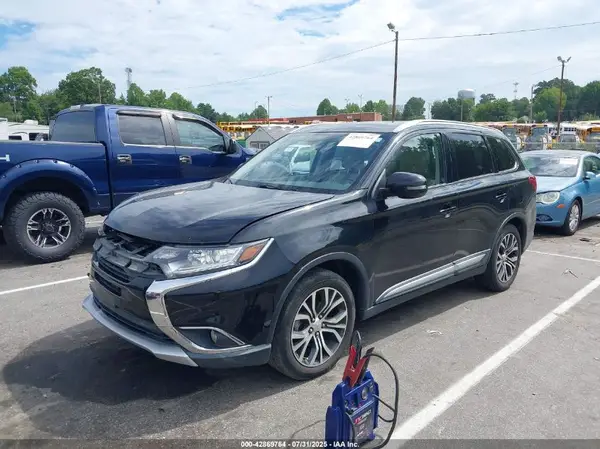 JA4AD3A38HZ057518 2017 MITSUBISHI OUTLANDER - Image 2