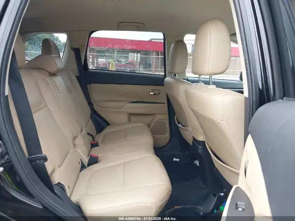 JA4AD3A38HZ057518 2017 MITSUBISHI OUTLANDER - Image 8