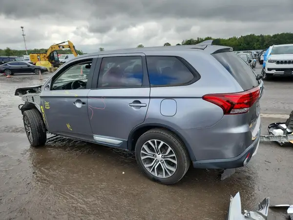 JA4AD3A38HZ058085 2017 MITSUBISHI OUTLANDER - Image 2