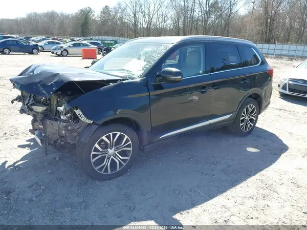 JA4AD3A38HZ063139 2017 MITSUBISHI OUTLANDER - Image 2