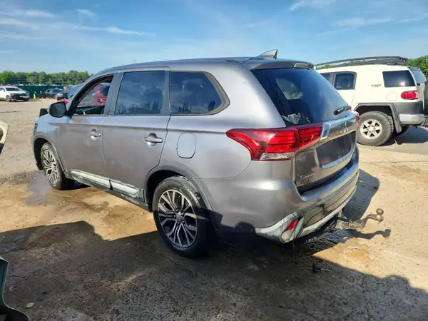 JA4AD3A38JJ002569 2018 MITSUBISHI OUTLANDER - Image 2