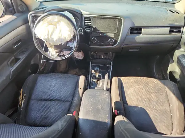JA4AD3A38JJ002569 2018 MITSUBISHI OUTLANDER - Image 8
