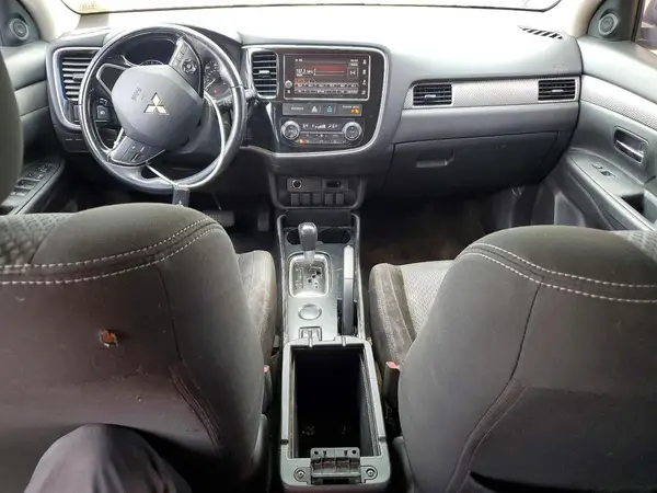 JA4AD3A38JJ005441 2018 MITSUBISHI OUTLANDER - Image 8