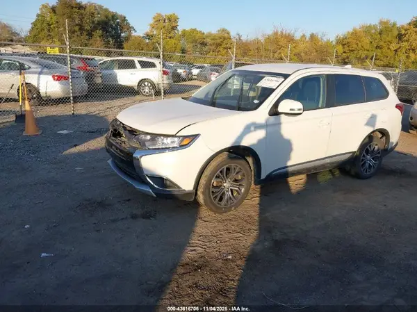 JA4AD3A38JZ000208 2018 MITSUBISHI OUTLANDER - Image 2
