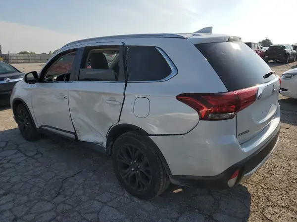 JA4AD3A38JZ001214 2018 MITSUBISHI OUTLANDER - Image 2