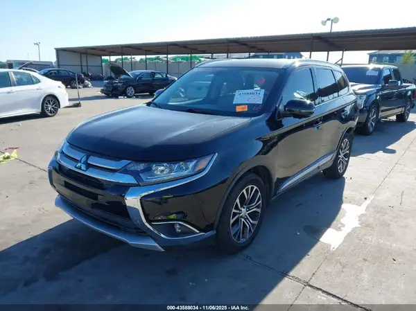 JA4AD3A38JZ002167 2018 MITSUBISHI OUTLANDER - Image 2