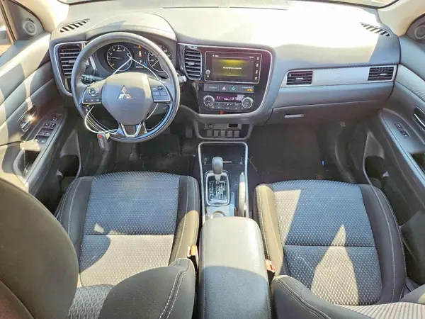 JA4AD3A38JZ004291 2018 MITSUBISHI OUTLANDER - Image 8