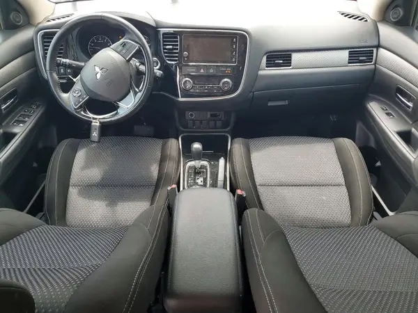 JA4AD3A38JZ006235 2018 MITSUBISHI OUTLANDER - Image 8