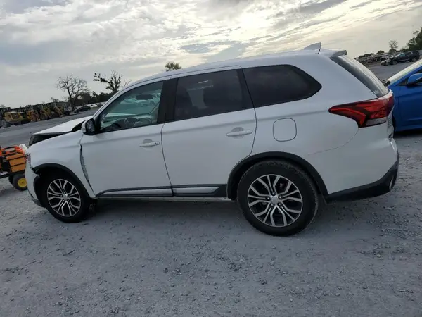 JA4AD3A38JZ007451 2018 MITSUBISHI OUTLANDER - Image 2