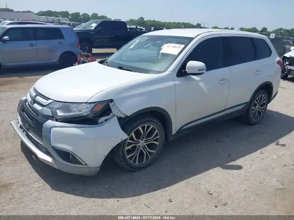 JA4AD3A38JZ015758 2018 MITSUBISHI OUTLANDER - Image 2