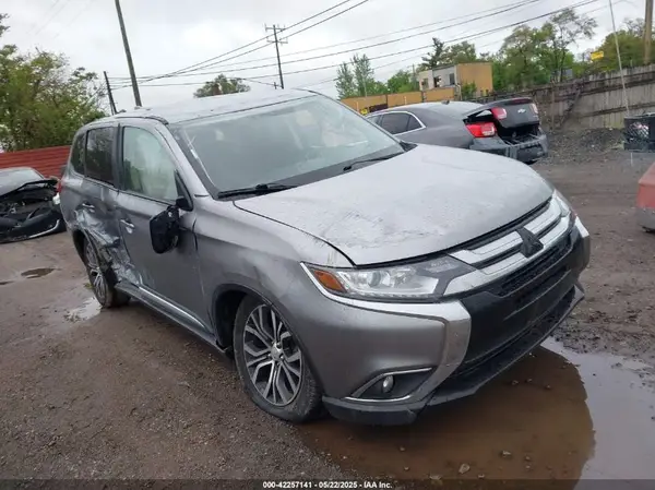 JA4AD3A38JZ017431 2018 MITSUBISHI OUTLANDER - Image 1