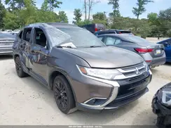 JA4AD3A38JZ018658 2018 MITSUBISHI OUTLANDER