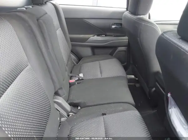 JA4AD3A38JZ018658 2018 MITSUBISHI OUTLANDER - Image 8