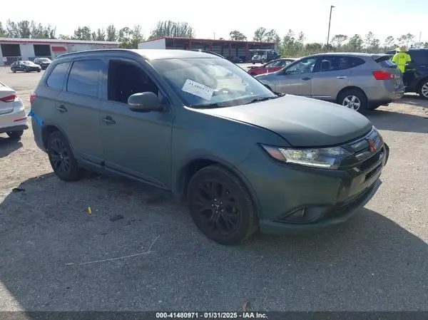 JA4AD3A38JZ019972 2018 MITSUBISHI OUTLANDER - Image 1