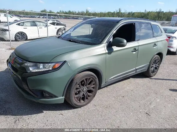 JA4AD3A38JZ019972 2018 MITSUBISHI OUTLANDER - Image 2
