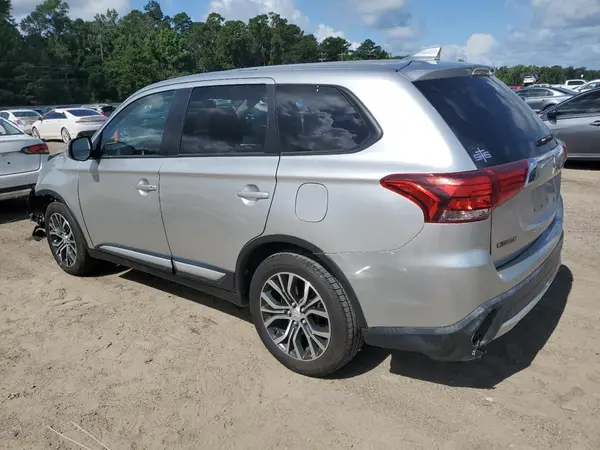 JA4AD3A38JZ023228 2018 MITSUBISHI OUTLANDER - Image 2