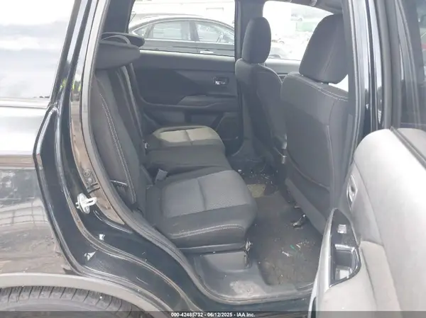 JA4AD3A38JZ027277 2018 MITSUBISHI OUTLANDER - Image 8