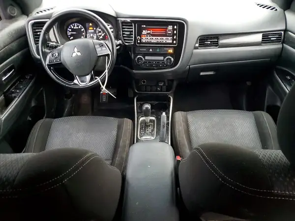 JA4AD3A38JZ030681 2018 MITSUBISHI OUTLANDER - Image 8