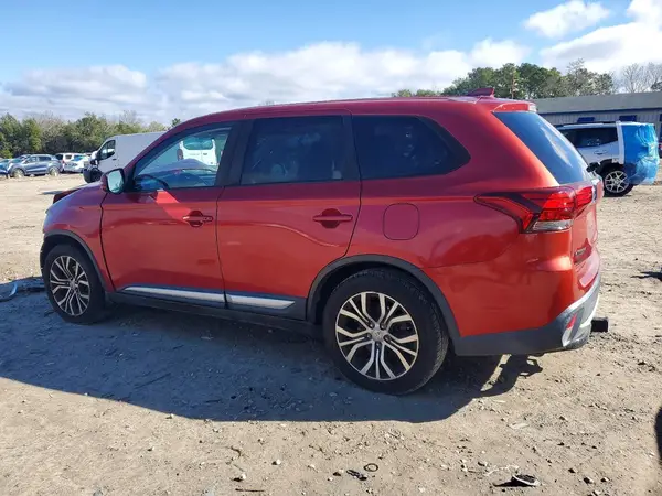 JA4AD3A38JZ033855 2018 MITSUBISHI OUTLANDER - Image 2