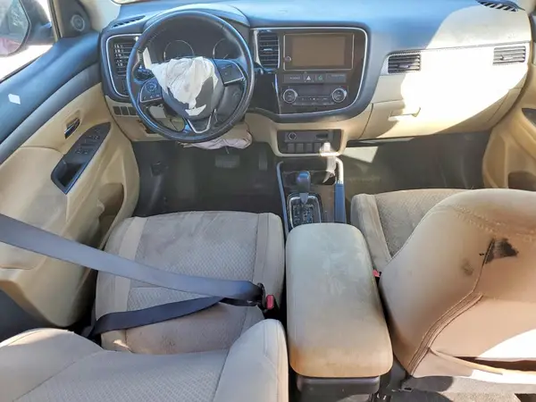 JA4AD3A38JZ033855 2018 MITSUBISHI OUTLANDER - Image 8