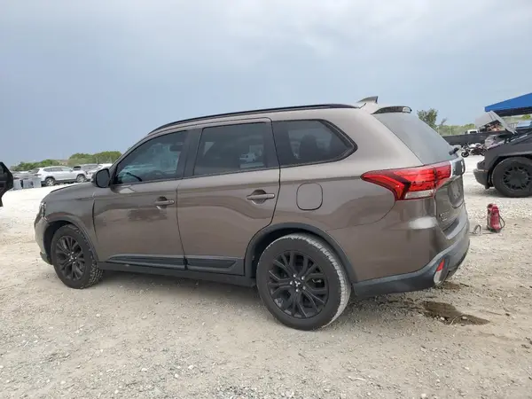 JA4AD3A38JZ034634 2018 MITSUBISHI OUTLANDER - Image 2