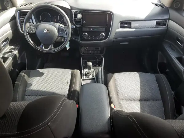 JA4AD3A38JZ041292 2018 MITSUBISHI OUTLANDER - Image 8