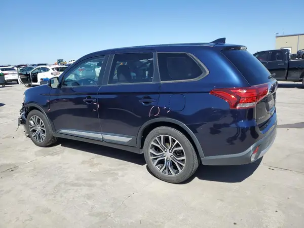JA4AD3A38JZ046928 2018 MITSUBISHI OUTLANDER - Image 2