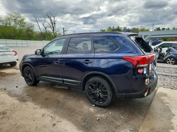 JA4AD3A38JZ047061 2018 MITSUBISHI OUTLANDER - Image 2