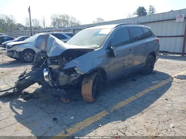 JA4AD3A38JZ049344 2018 MITSUBISHI OUTLANDER - Image 2