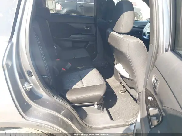 JA4AD3A38JZ049344 2018 MITSUBISHI OUTLANDER - Image 8