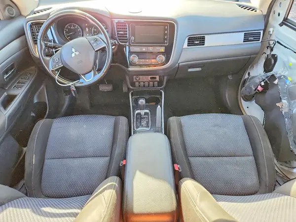 JA4AD3A38JZ051191 2018 MITSUBISHI OUTLANDER - Image 8
