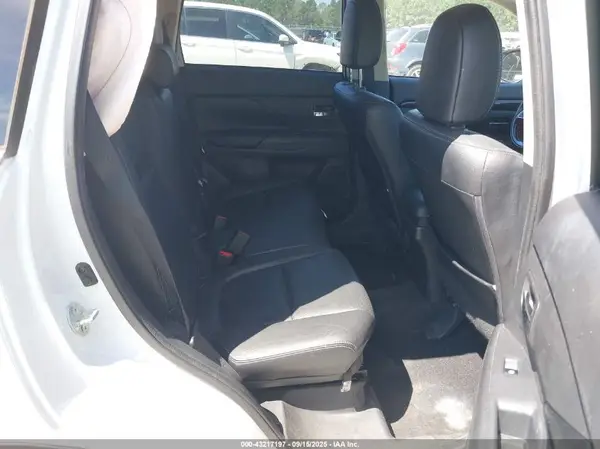 JA4AD3A38JZ053880 2018 MITSUBISHI OUTLANDER - Image 8