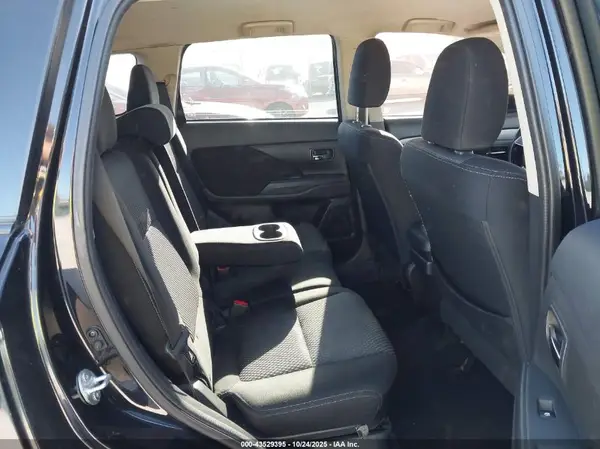 JA4AD3A38JZ055323 2018 MITSUBISHI OUTLANDER - Image 8
