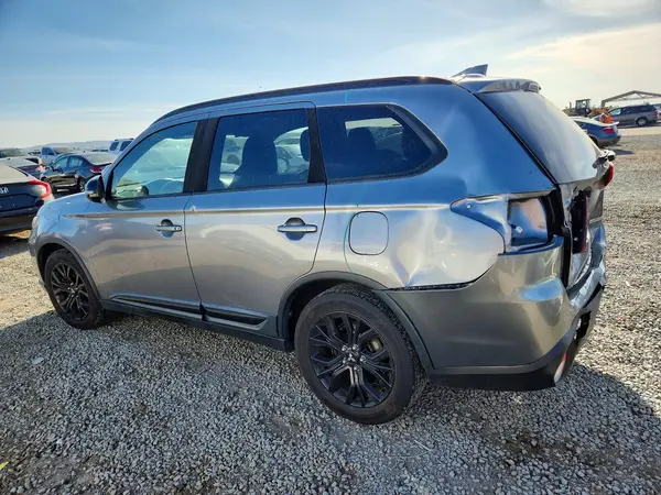 JA4AD3A38JZ060439 2018 MITSUBISHI OUTLANDER - Image 2