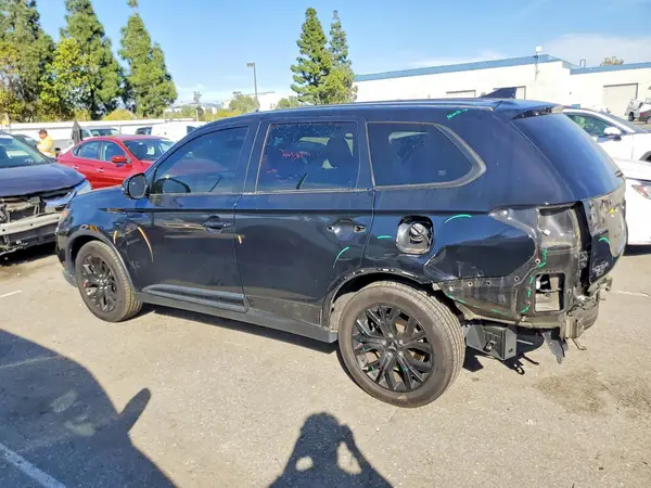 JA4AD3A38JZ060487 2018 MITSUBISHI OUTLANDER - Image 2
