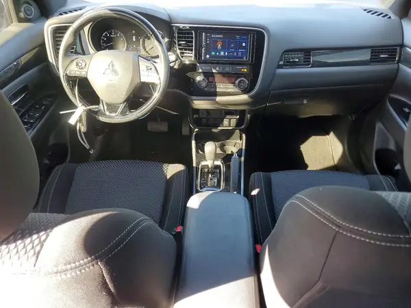 JA4AD3A38JZ060487 2018 MITSUBISHI OUTLANDER - Image 8