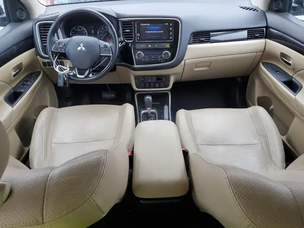 JA4AD3A38JZ060912 2018 MITSUBISHI OUTLANDER - Image 8