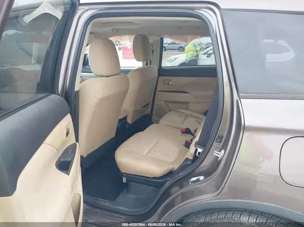JA4AD3A38JZ064409 2018 MITSUBISHI OUTLANDER - Image 8