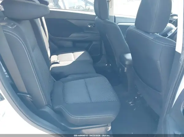 JA4AD3A38JZ068170 2018 MITSUBISHI OUTLANDER - Image 8