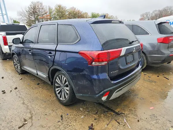 JA4AD3A38KZ003255 2019 MITSUBISHI OUTLANDER - Image 2