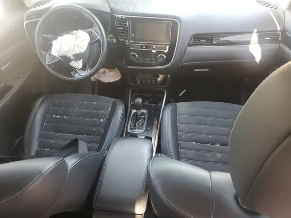 JA4AD3A38KZ007760 2019 MITSUBISHI OUTLANDER - Image 8