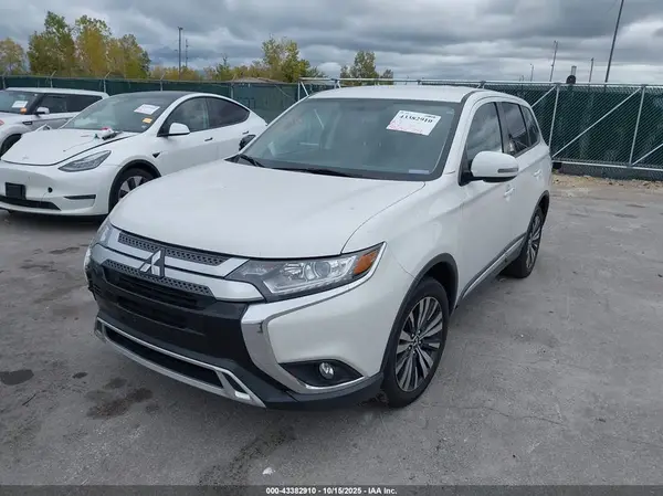 JA4AD3A38KZ021240 2019 MITSUBISHI OUTLANDER - Image 2