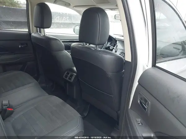 JA4AD3A38KZ021240 2019 MITSUBISHI OUTLANDER - Image 8