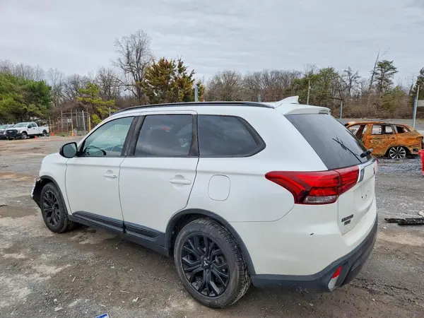 JA4AD3A38KZ025126 2019 MITSUBISHI OUTLANDER - Image 2