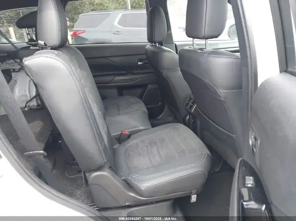 JA4AD3A38KZ025370 2019 MITSUBISHI OUTLANDER - Image 8