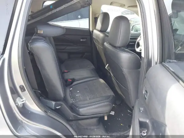 JA4AD3A38KZ030648 2019 MITSUBISHI OUTLANDER - Image 8